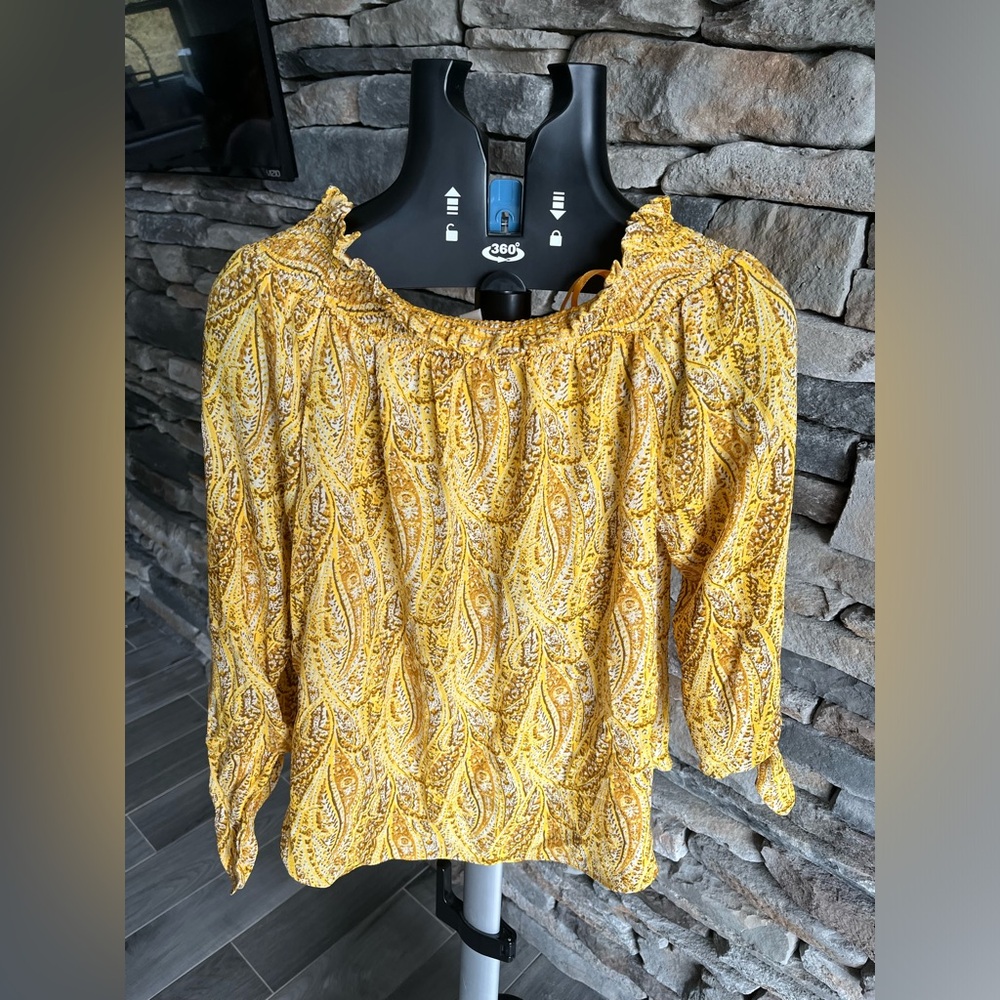 EUC Michael Kors Off Shoulder Blouse - Size S